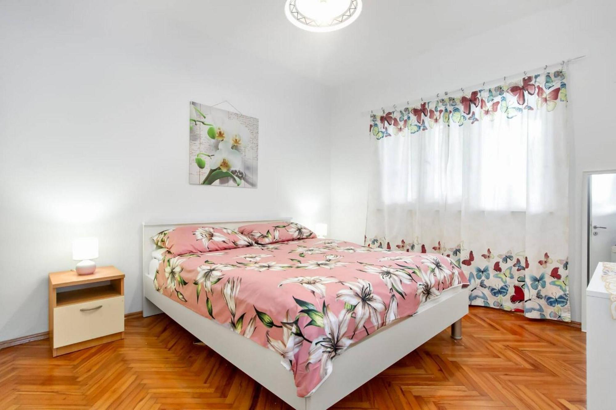 Apartments Alaga Tribalj المظهر الخارجي الصورة