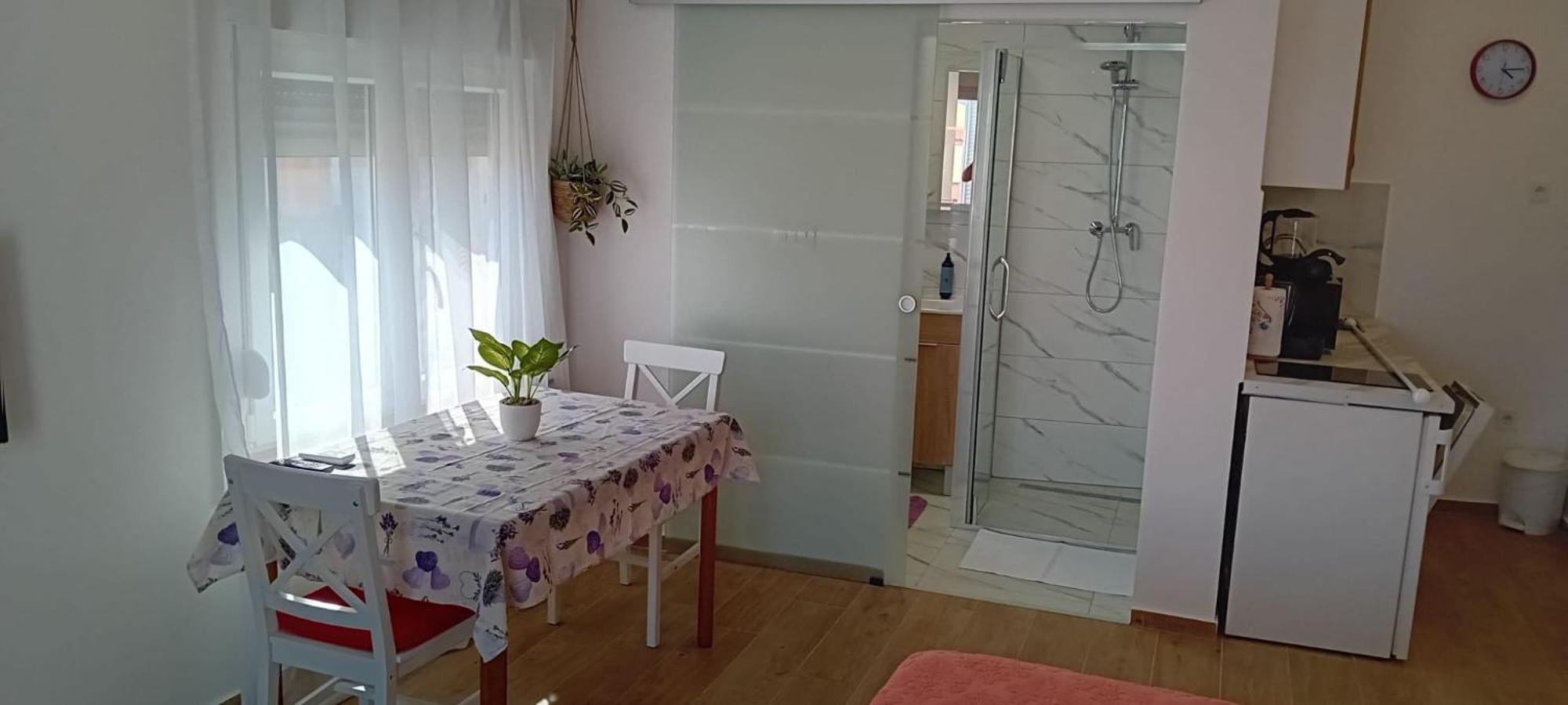 Apartments Alaga Tribalj المظهر الخارجي الصورة